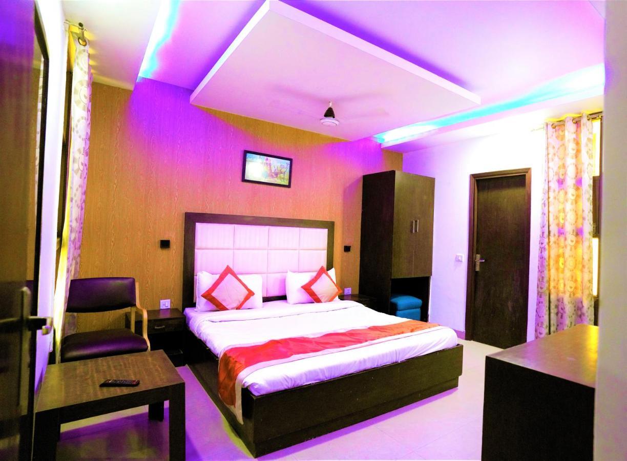 Hotel The Rts Plaza New Delhi Luaran gambar