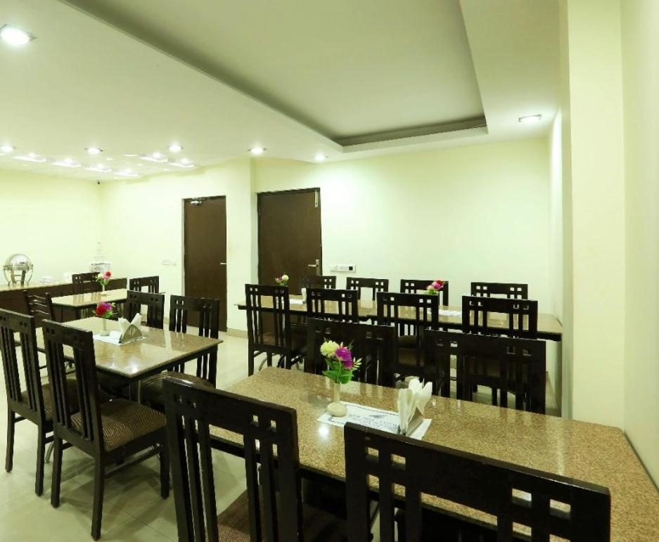 Hotel The Rts Plaza New Delhi Luaran gambar