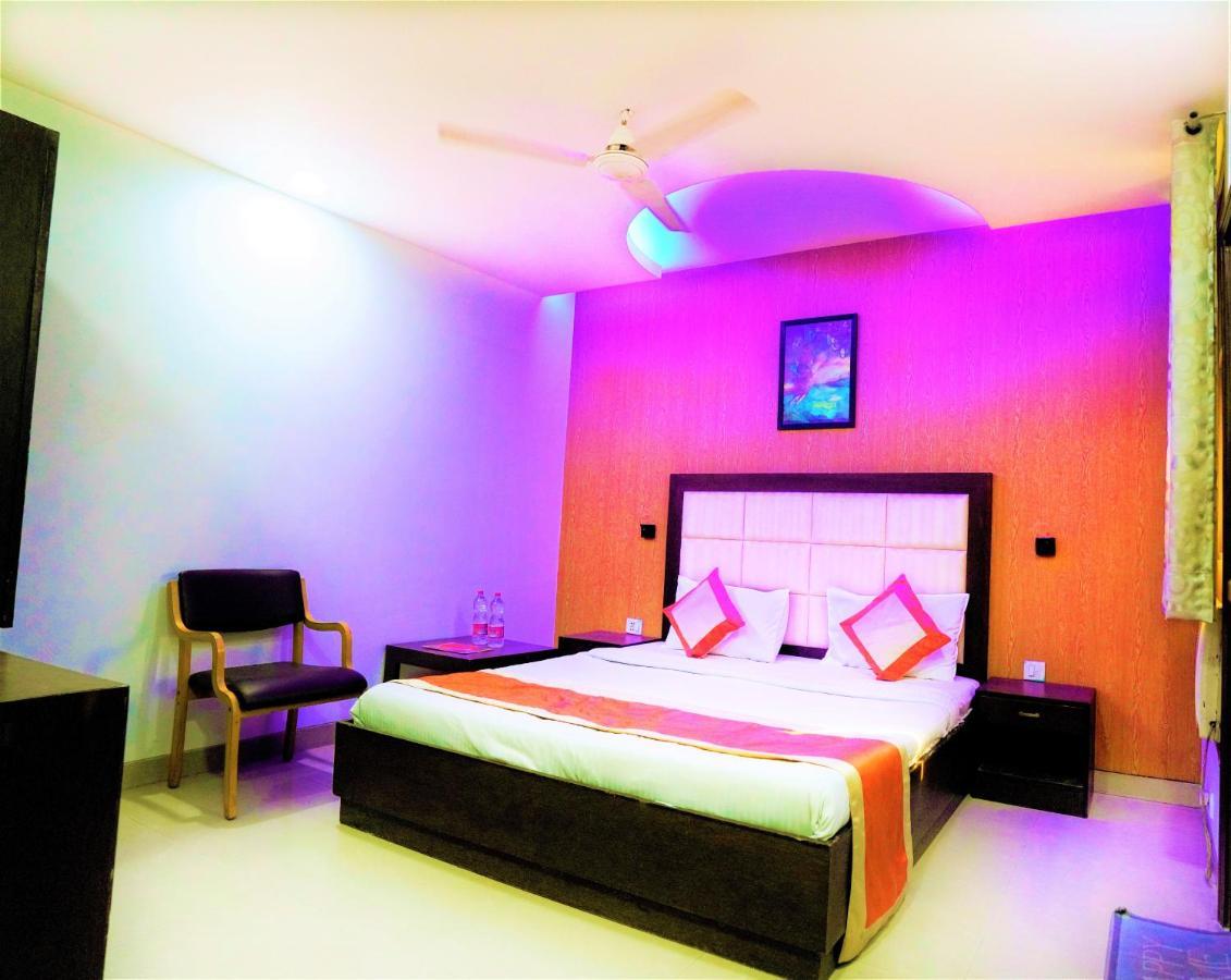Hotel The Rts Plaza New Delhi Luaran gambar